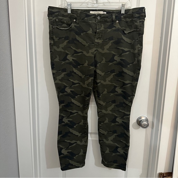 Torrid Camo Skinny Ankle Pant Sz 18 - Picture 2 of 6